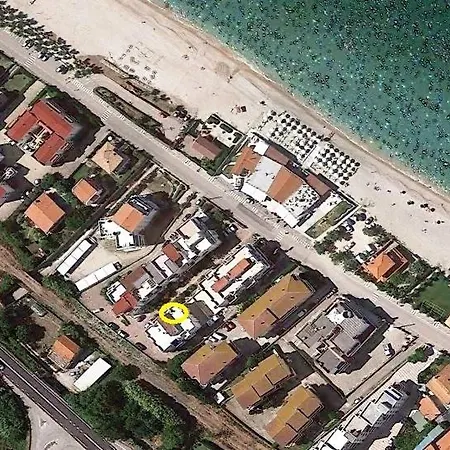 Iside Fronte 公寓 *